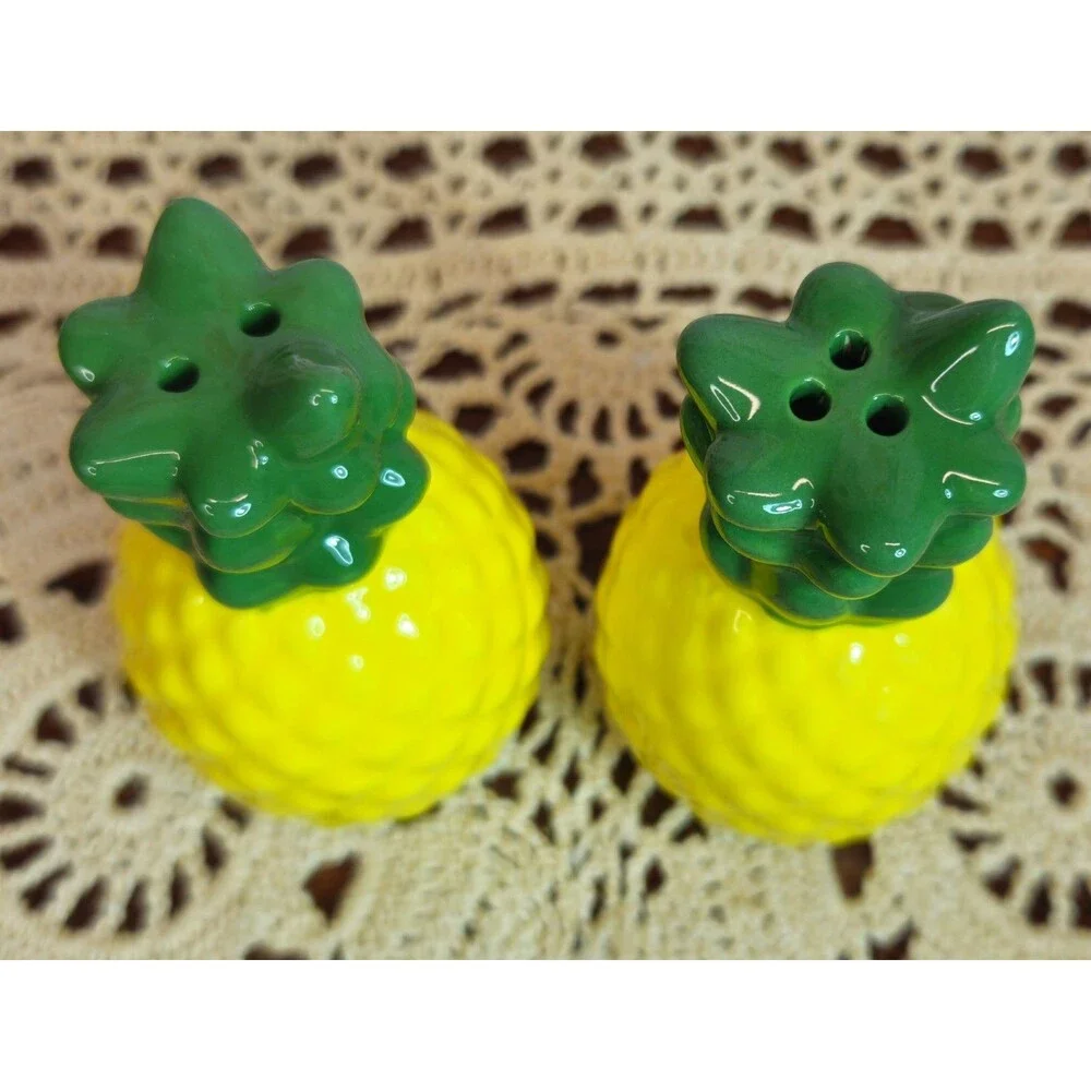 NWT Ceramic Pineapple Salt & Pepper Shaker Set The Spring Shop